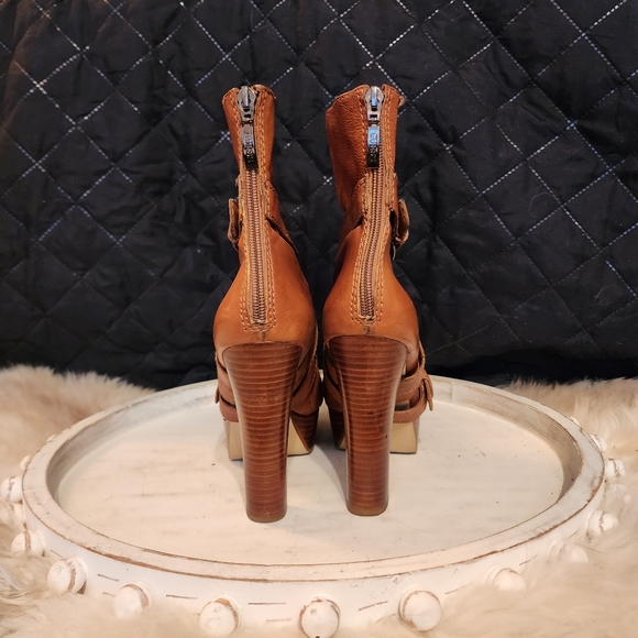 GUESS ~ Platform Ankle Boots w/Buckles - Picture 6 of 10